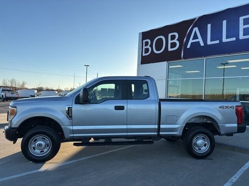 Used 2022 Ford F250 XL image 2