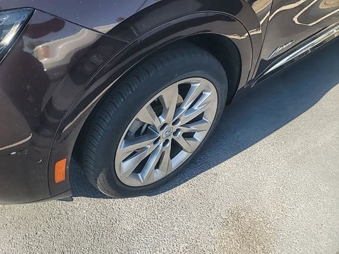 Used 2023 Buick Envision Avenir FWD image 3