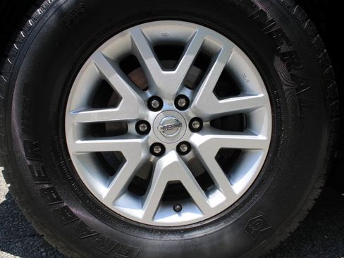 Used 2014 Nissan Frontier SV w/ SV Value Truck Package AWD/4WD image 20