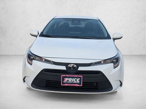 Used 2024 Toyota Corolla LE image 2