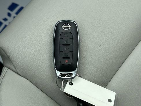 Used 2025 Nissan Rogue SL w/ SL Premium Package AWD/4WD image 29