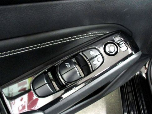 Used 2022 Nissan Altima 2.5 SV w/ SV Premium Package image 16