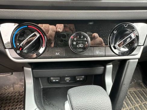 Used 2023 Kia Seltos LX AWD/4WD image 13