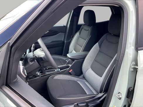 New 2026 Chevrolet TrailBlazer LT w/ Driver Confidence Package FWD image 9