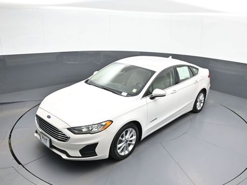 Used 2019 Ford Fusion SE FWD image 33