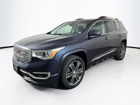 Used 2019 GMC Acadia Denali w/ Technology Package AWD/4WD image 3