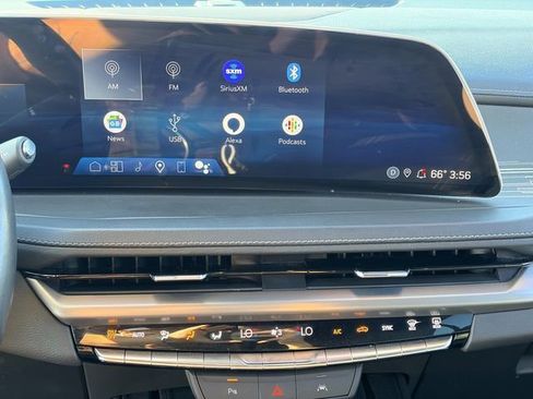 Used 2024 Cadillac XT4 Premium Luxury image 22