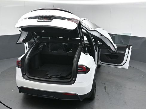 Used 2022 Tesla Model X image 52