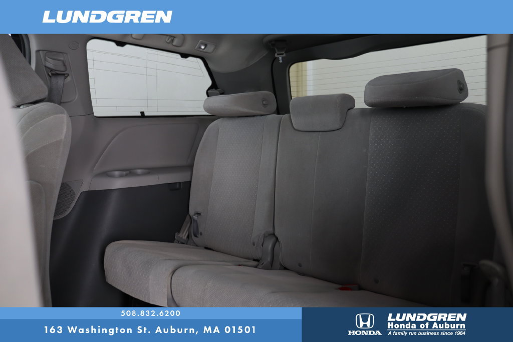 Used 2017 Toyota Sienna LE AWD/4WD image 14