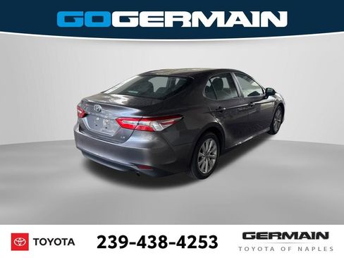 Used 2018 Toyota Camry LE image 8