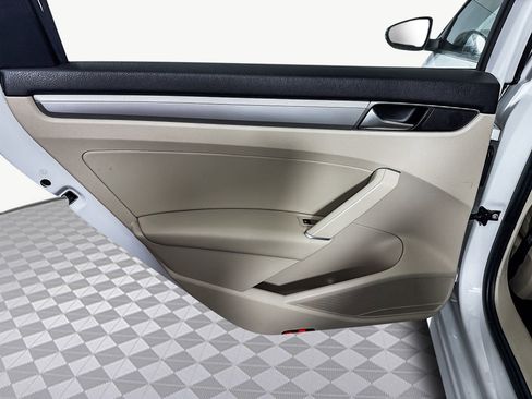 Used 2019 Volkswagen Passat 2.0T Wolfsburg w/ Wheels & Sunroof Package image 26