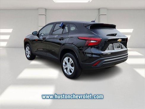 New 2026 Chevrolet Trax LS image 3