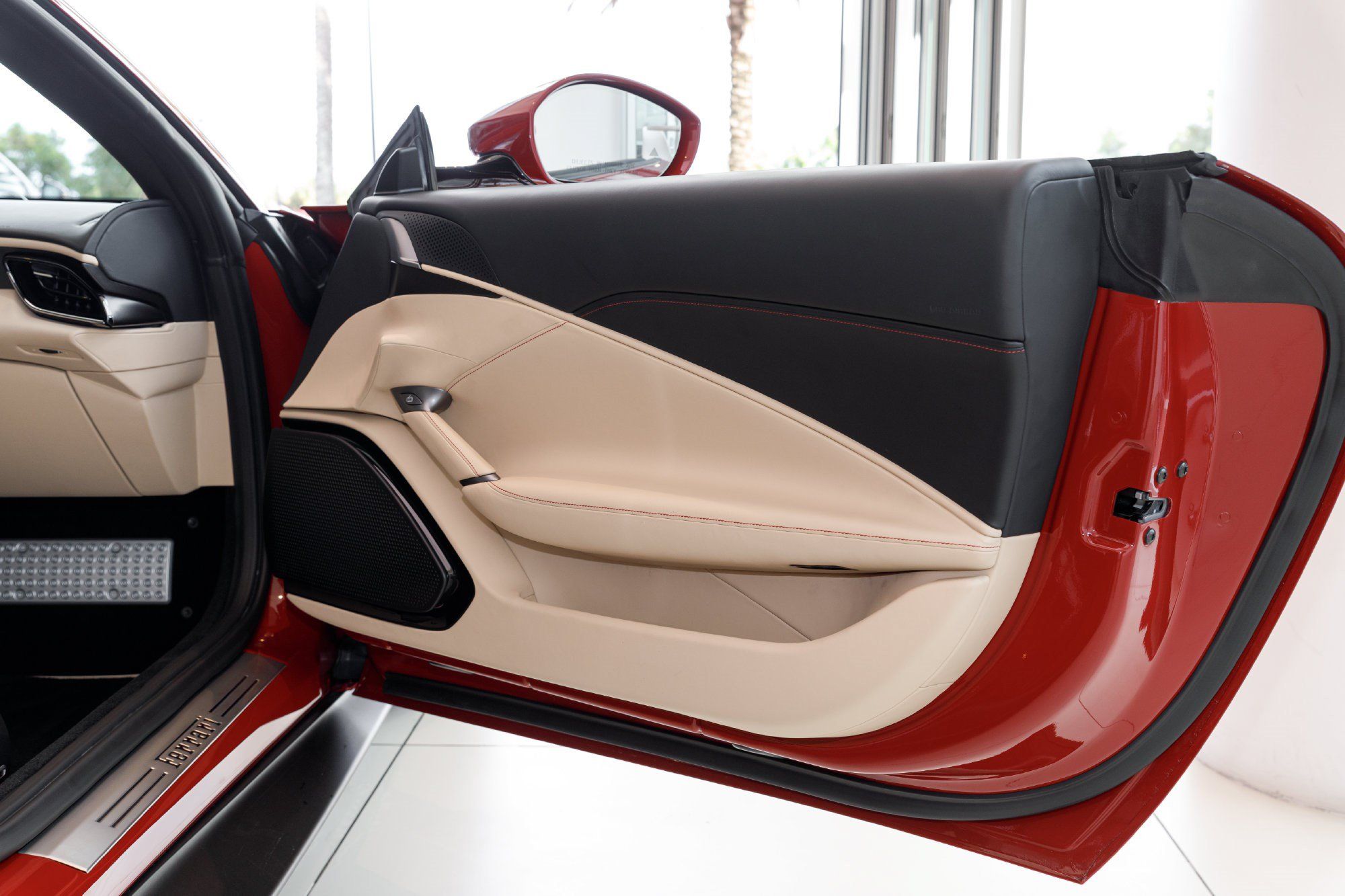 Used 2023 Ferrari Roma RWD image 37