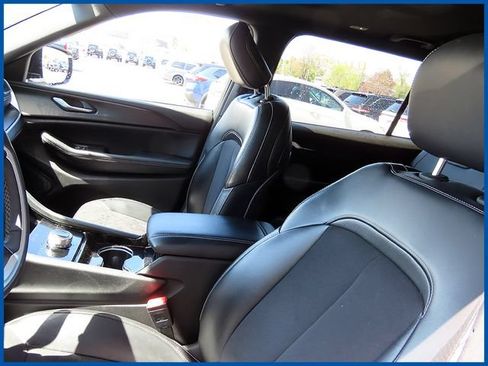 Used 2023 Jeep Grand Cherokee L Laredo AWD/4WD image 14