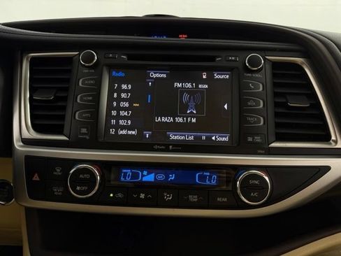Used 2015 Toyota Highlander Limited Platinum AWD/4WD image 22