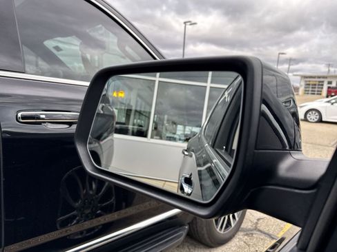 Certified 2023 GMC Acadia Denali w/ Denali Ultimate Package image 8