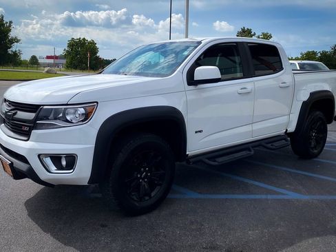 Used 2019 Chevrolet Colorado Z71 AWD/4WD image 5