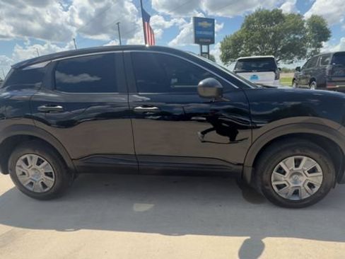 Used 2026 Nissan Kicks S FWD image 9