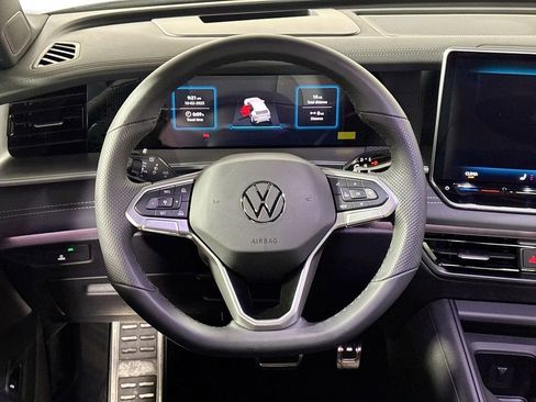 New 2025 Volkswagen Tiguan SE R-Line image 13