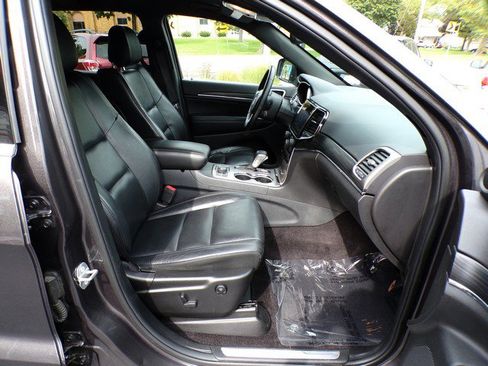 Used 2019 Jeep Grand Cherokee Limited AWD/4WD image 16