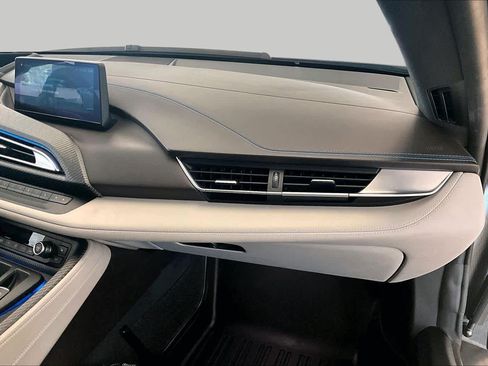 Used 2019 BMW i8 Coupe AWD/4WD image 17