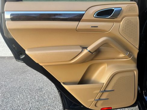 Used 2015 Porsche Cayenne Diesel image 19