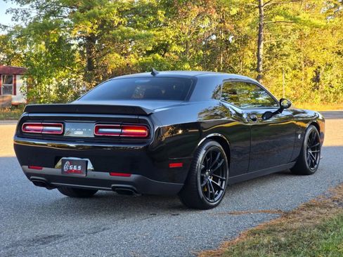 Used 2023 Dodge Challenger SRT Hellcat image 9