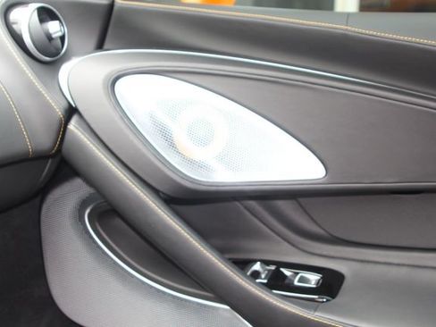 Used 2023 McLaren GT RWD image 19