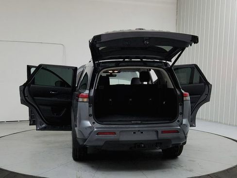 New 2026 Nissan Pathfinder SL w/ SL Premium Package FWD image 14