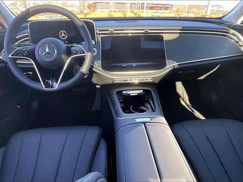 New 2026 Mercedes-Benz E 350 4MATIC Sedan image 5