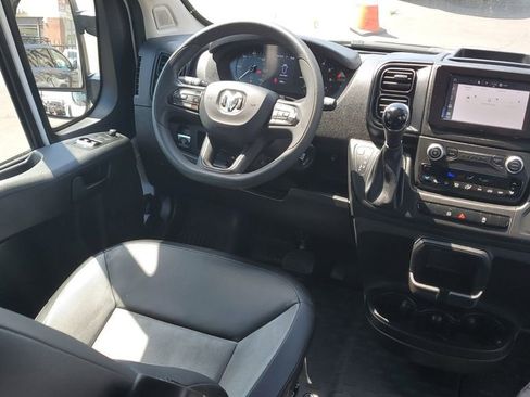Used 2025 RAM ProMaster 2500 w/ Convenience Group FWD image 12