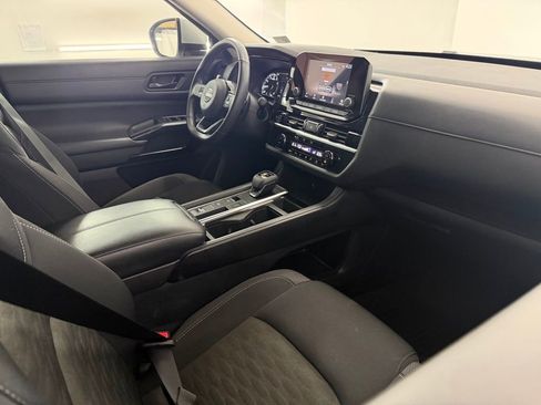 Used 2023 Nissan Pathfinder SV image 54