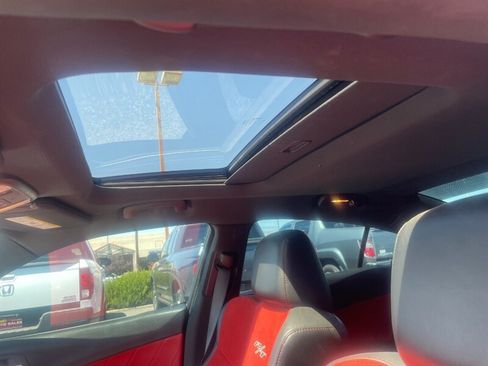 Used 2016 Dodge Charger R/T RWD image 9