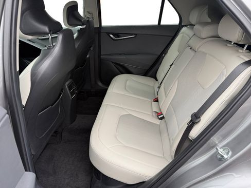 Used 2023 Kia Niro EX image 16