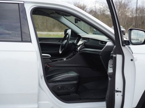 Used 2022 Jeep Grand Cherokee L Limited image 20