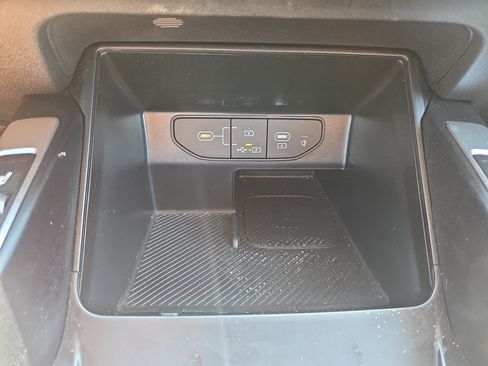 Used 2024 Kia Sorento S FWD image 15