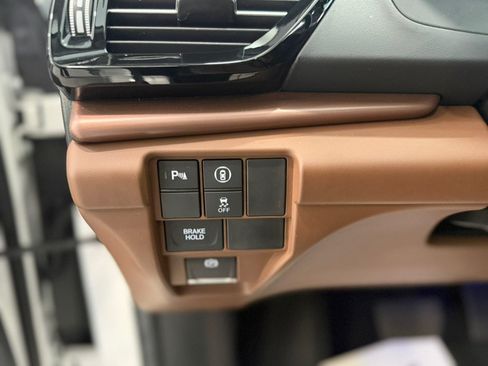 Used 2024 Acura RDX SH-AWD w/ Technology Package image 11