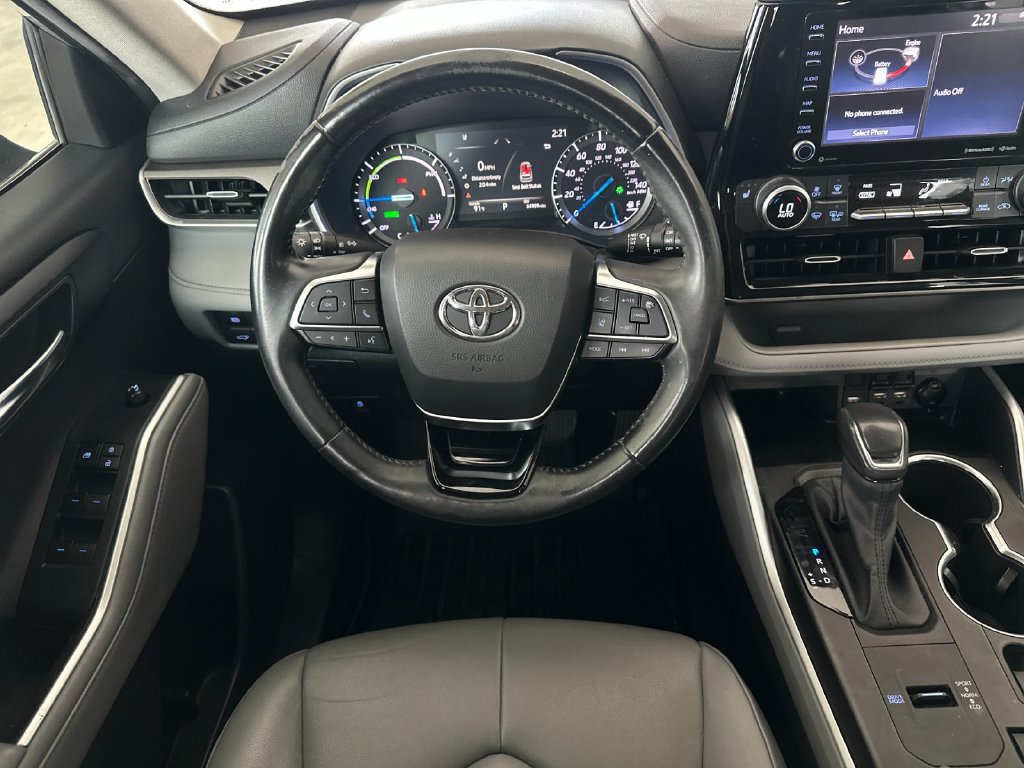 Used 2021 Toyota Highlander XLE FWD image 13