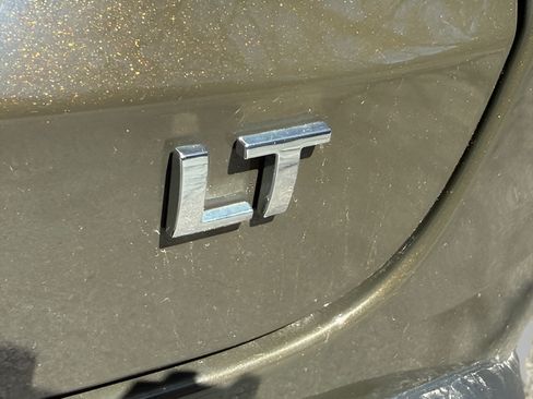 Used 2024 Chevrolet Trax LT w/ LT Convenience Package FWD image 17