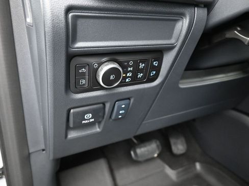 Used 2025 Ford F150 Lariat w/ Equipment Group 501A Mid image 13