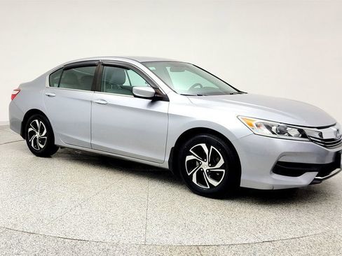 Used 2017 Honda Accord LX image 3
