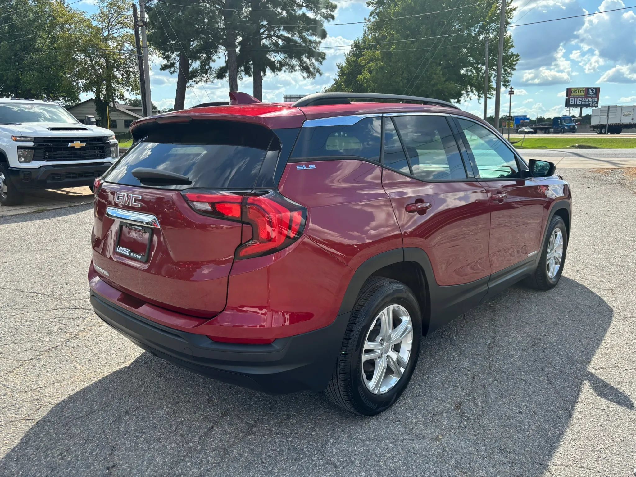 Used 2019 GMC Terrain SLE w/ Driver Convenience Package FWD image 5