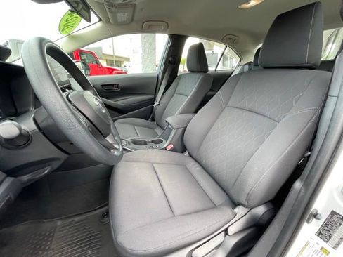 Used 2024 Toyota Corolla LE FWD image 11