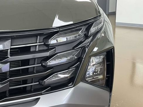 Used 2025 Hyundai Tucson SEL FWD image 11