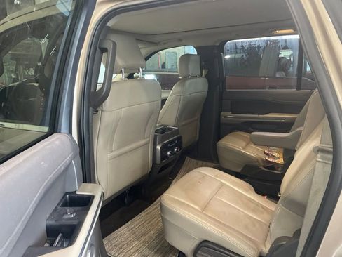 Used 2020 Ford Expedition Max XLT w/ Equipment Group 202A AWD/4WD image 8