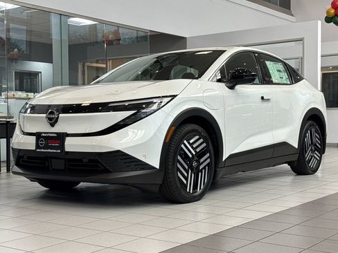 New 2026 Nissan Leaf SV+ w/ Illuminated Package FWD image 7