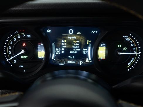 Used 2024 Jeep Wrangler Unlimited AWD/4WD image 18