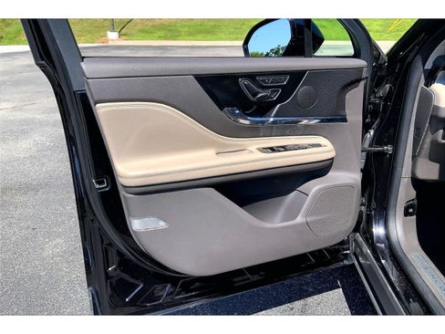 Used 2023 Lincoln Corsair AWD w/ Equipment Group 101A image 21