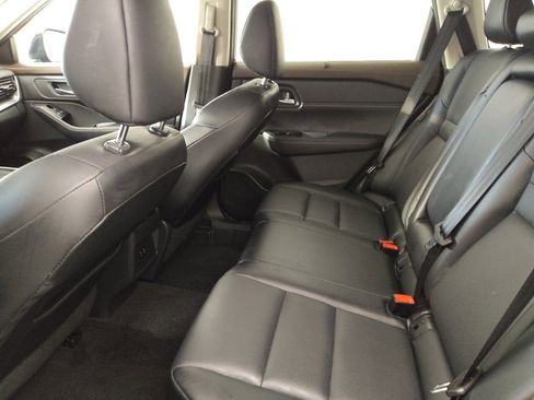 Used 2022 Nissan Rogue SV w/ SV Premium Package FWD image 18