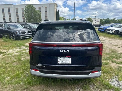 New 2026 Kia Carnival EX FWD image 6